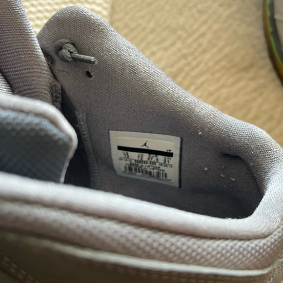 Air Jordan Flight.  Gray and mint green.  Size 13.  Good condition. - Picture 4 of 4